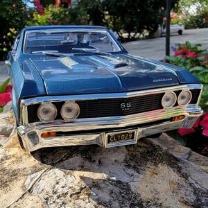 MOTORMAX ♡ 1967 Slate Blue Metallic Chevelle SS396 1:18 Scale Diecast Model